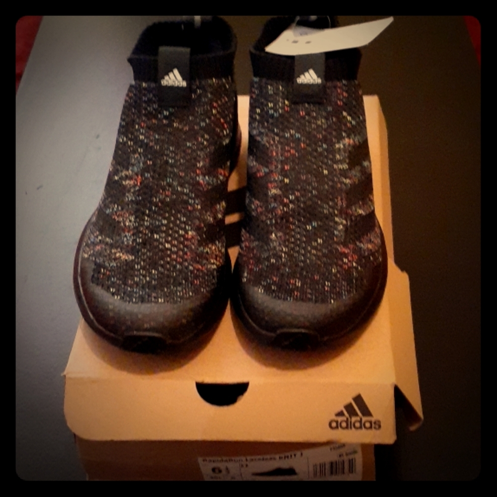 Adidas RapidRun Laceless KNIT J size 6.5 (New)